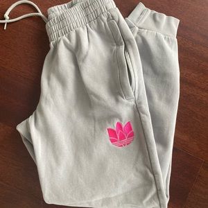 Adidas mens sweatpants size S, worn but good condition
